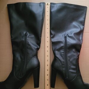 Elegant Black Heeled Boots for Women